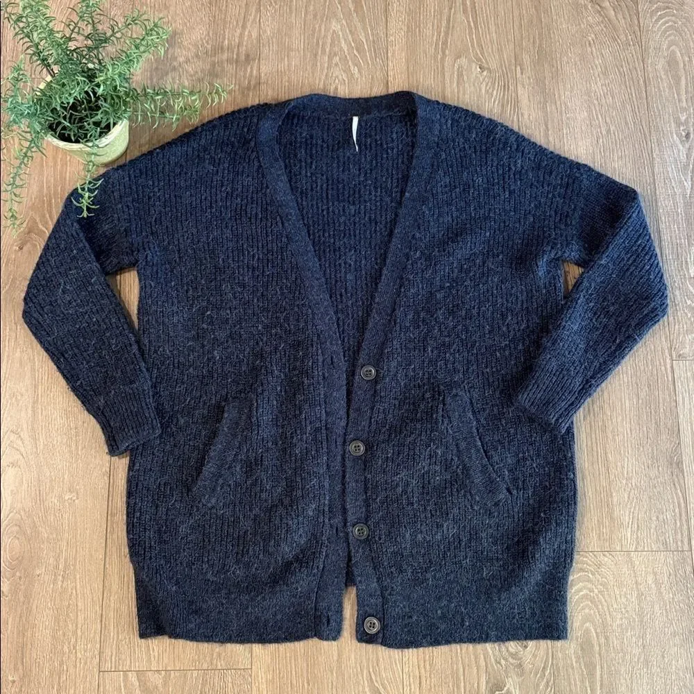 FREE PEOPLE WOOL AND ALPACA BLEND CARDIGAN SWEATER NAVY SIZE SMALL - Picture 2 of 6